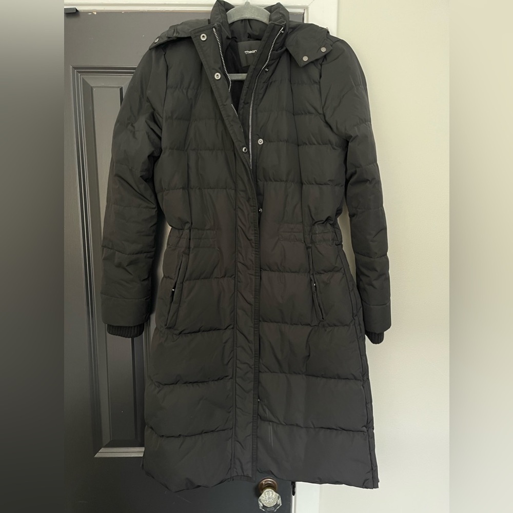 Theory puffer long size small